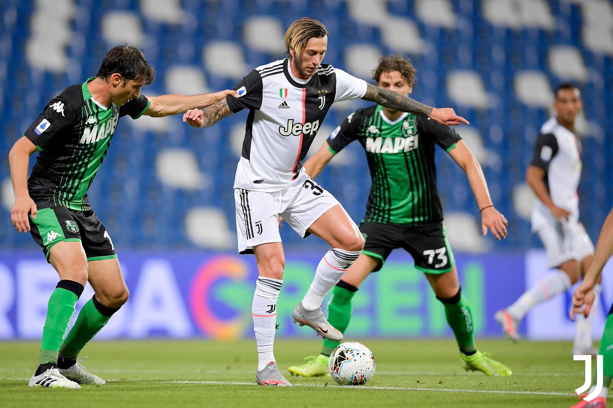 米兰平台-风云突变波尔图关键时刻官宣签约国际比赛日拉齐奥调整名单以备欧篮联，媒体一致点评：阿森纳围绕亚冠造点机会 